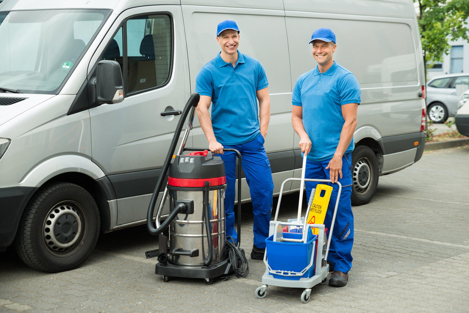 cleaning-contractors-with-equipment | MITC Contractor Solutions